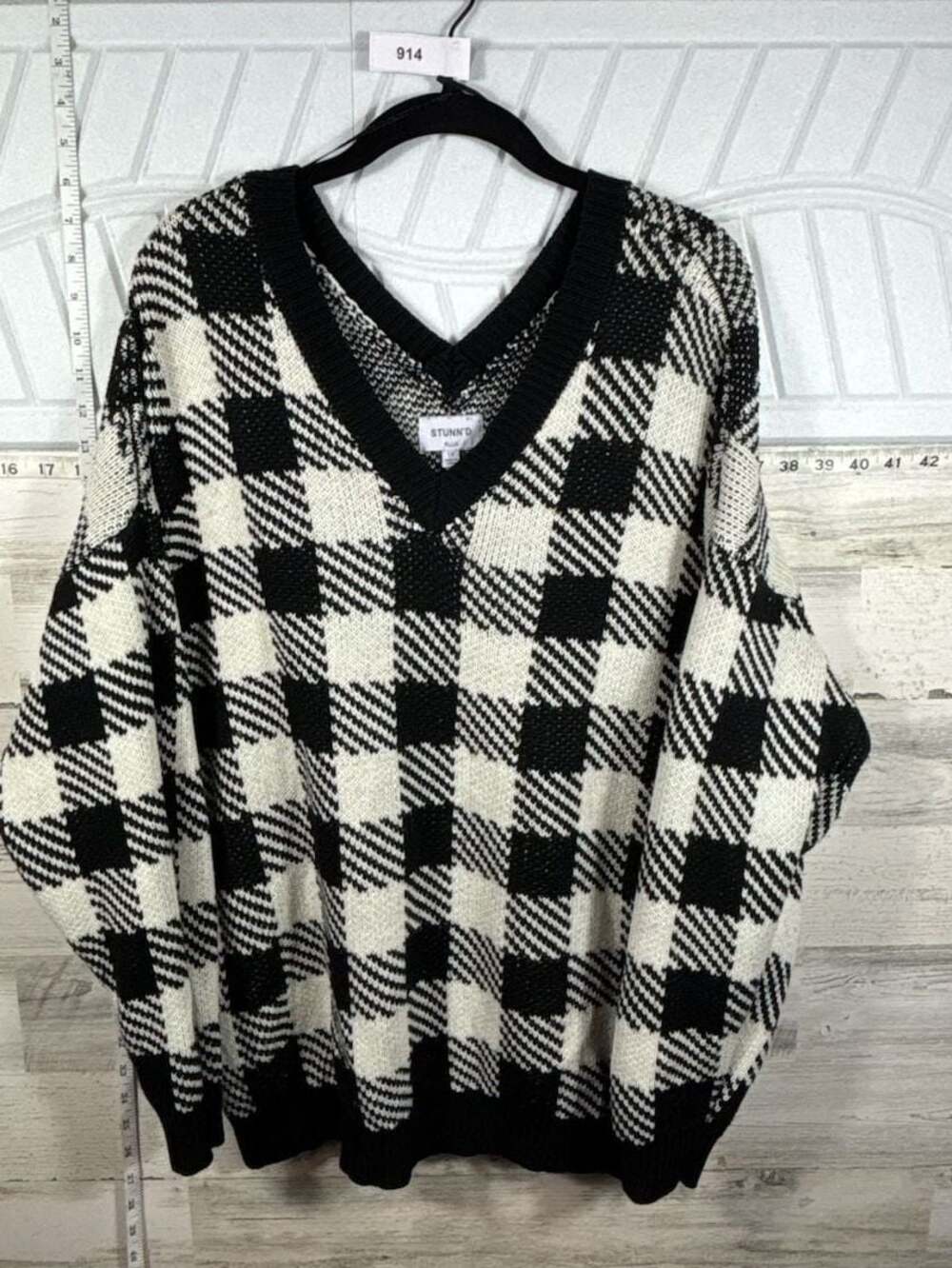 STUNN'D Plus Black and White Checkered V-Neck Oversized Sweater